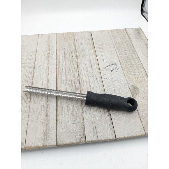 Microplane Grater Zester Cheese Garlic 8 1/2" Stainless Steel Hand Black - Picture 4 of 6
